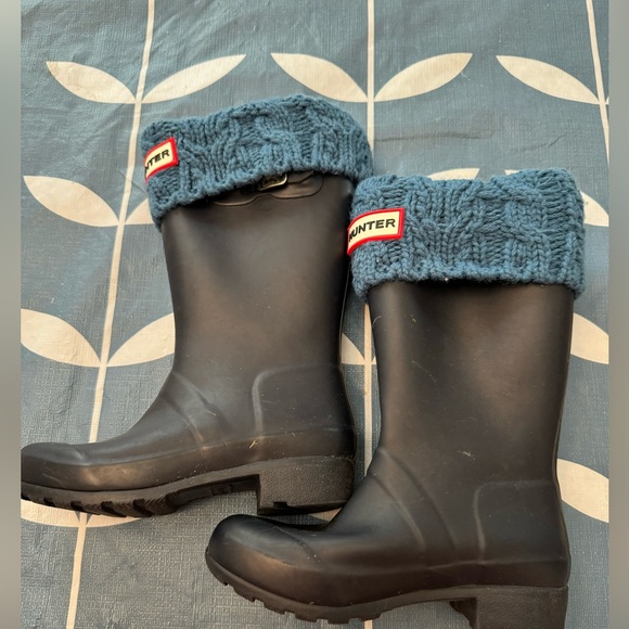 Toddler Navy blue rainboots with original boot socks. - Picture 6 of 8